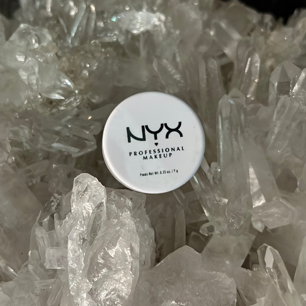 NYX Eye Shadow Base